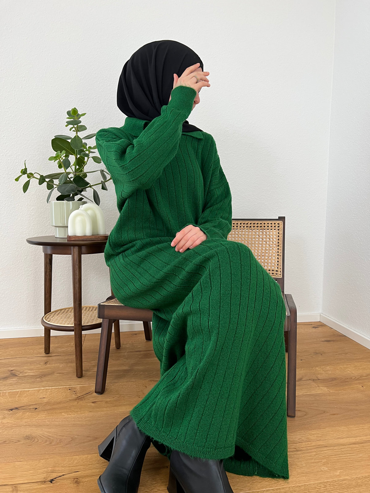 COZY Strickkleid mit Kragen - grün